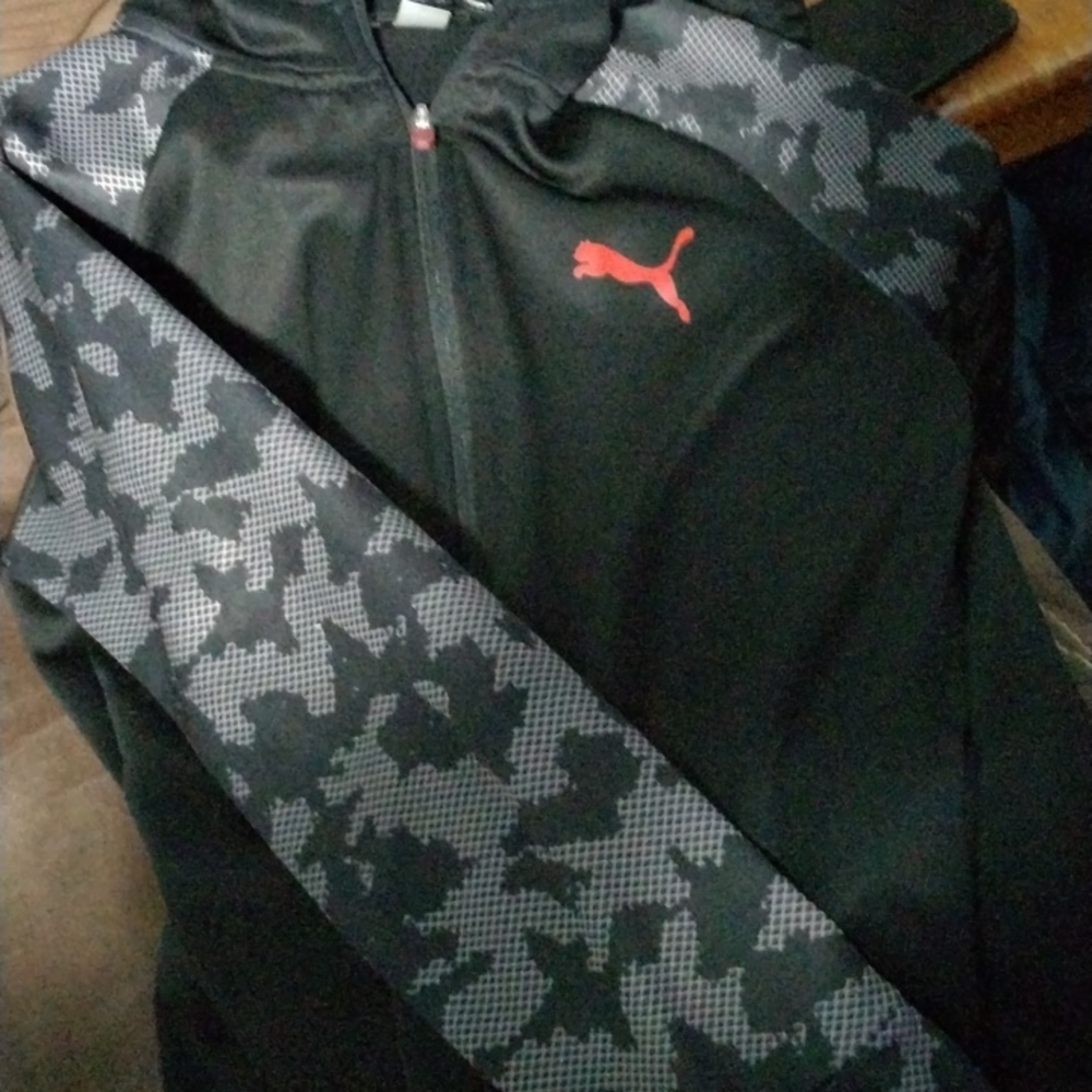 Boys puma zip up hoodie